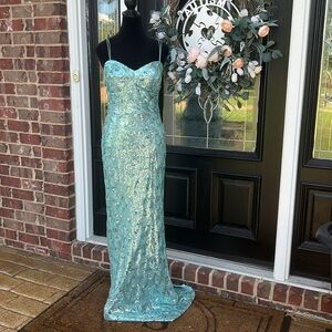 Speechless Aqau Sequin Gown💚